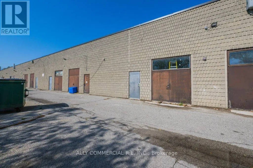 15 - 955 WILSON AVENUE