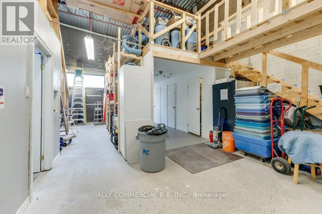 15 - 955 WILSON AVENUE