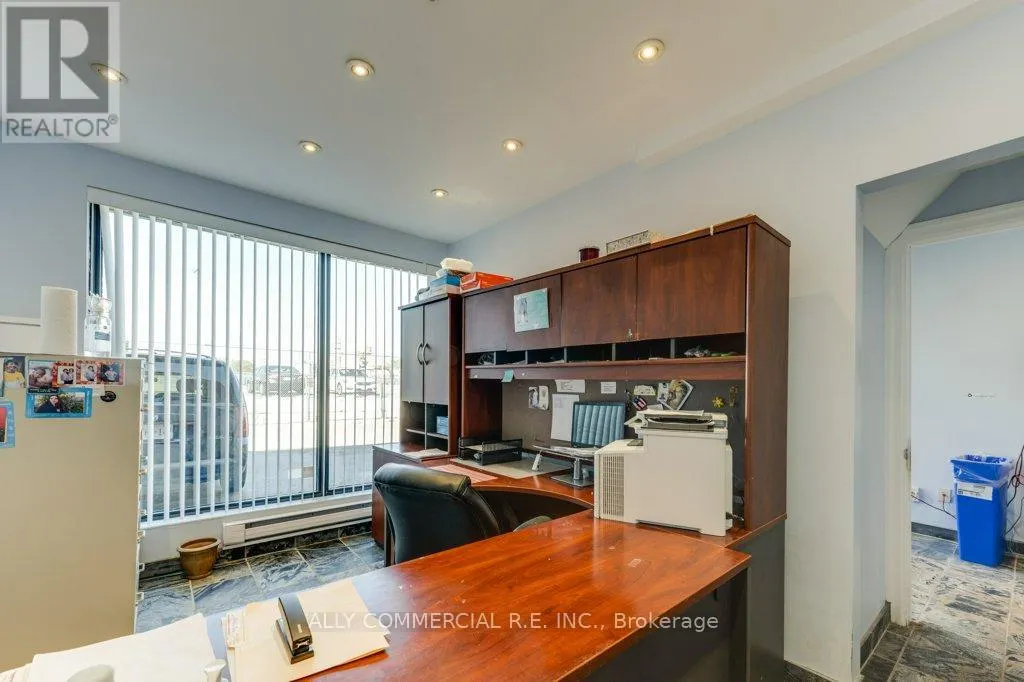 15 - 955 WILSON AVENUE