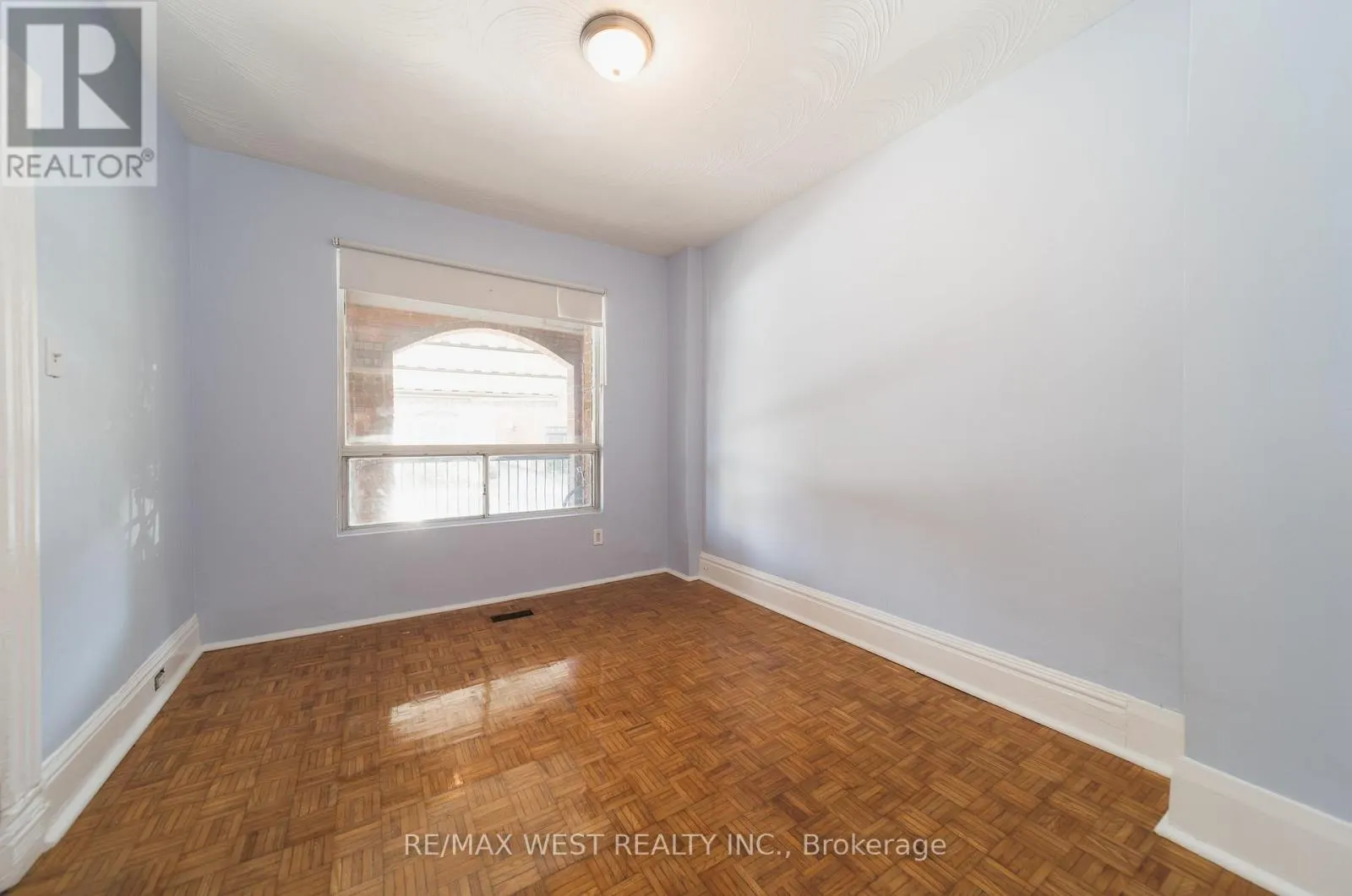 MAIN - 862 OSSINGTON AVENUE