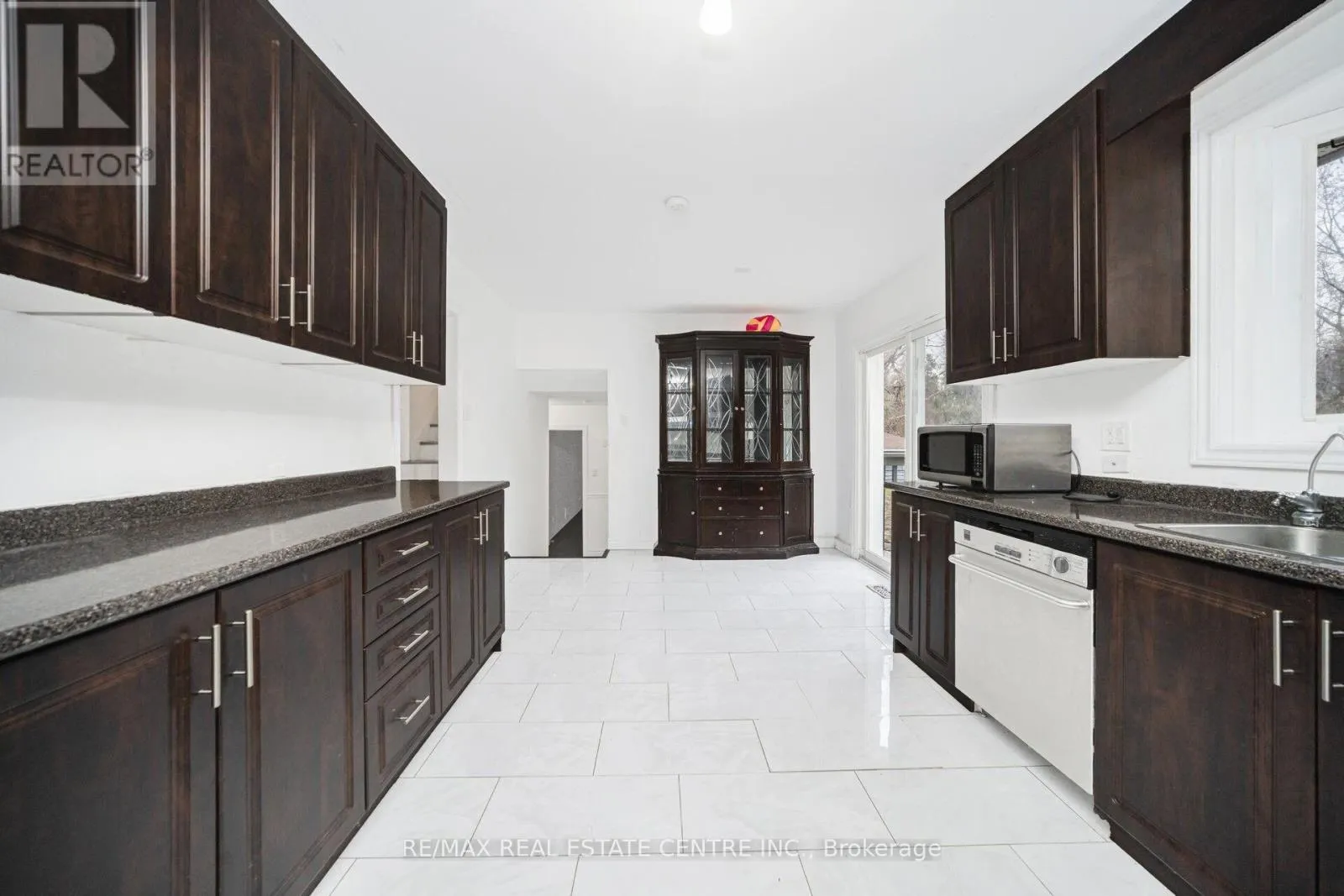 15095 DIXIE ROAD