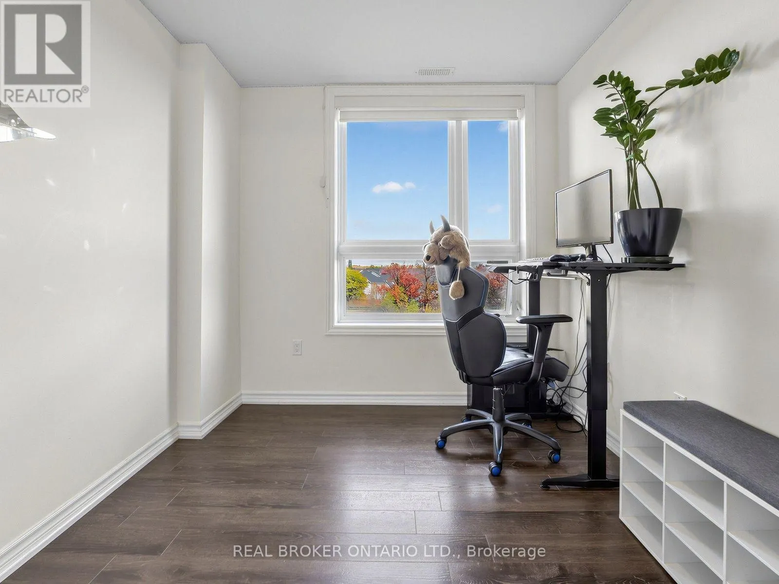 305 - 640 SAUVE STREET