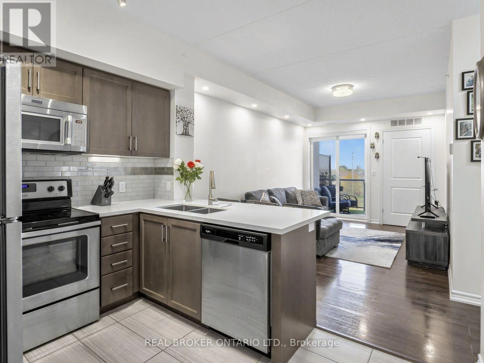 305 - 640 SAUVE STREET