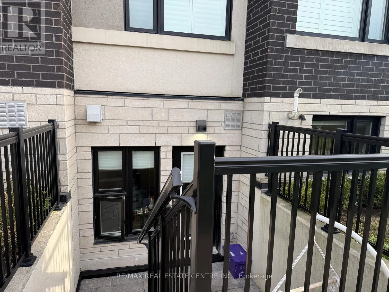 214 - 1137 COOKE BOULEVARD