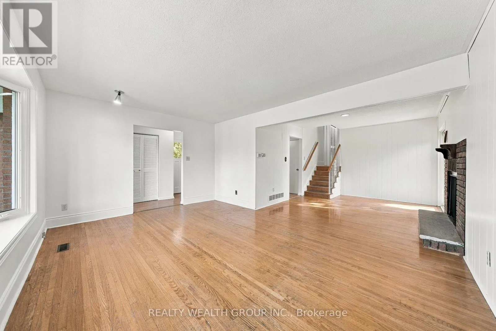 10 FLAVIAN COURT