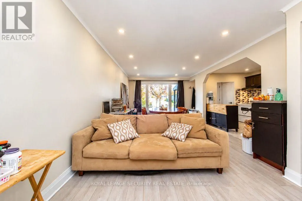 21 NEAMES CRESCENT