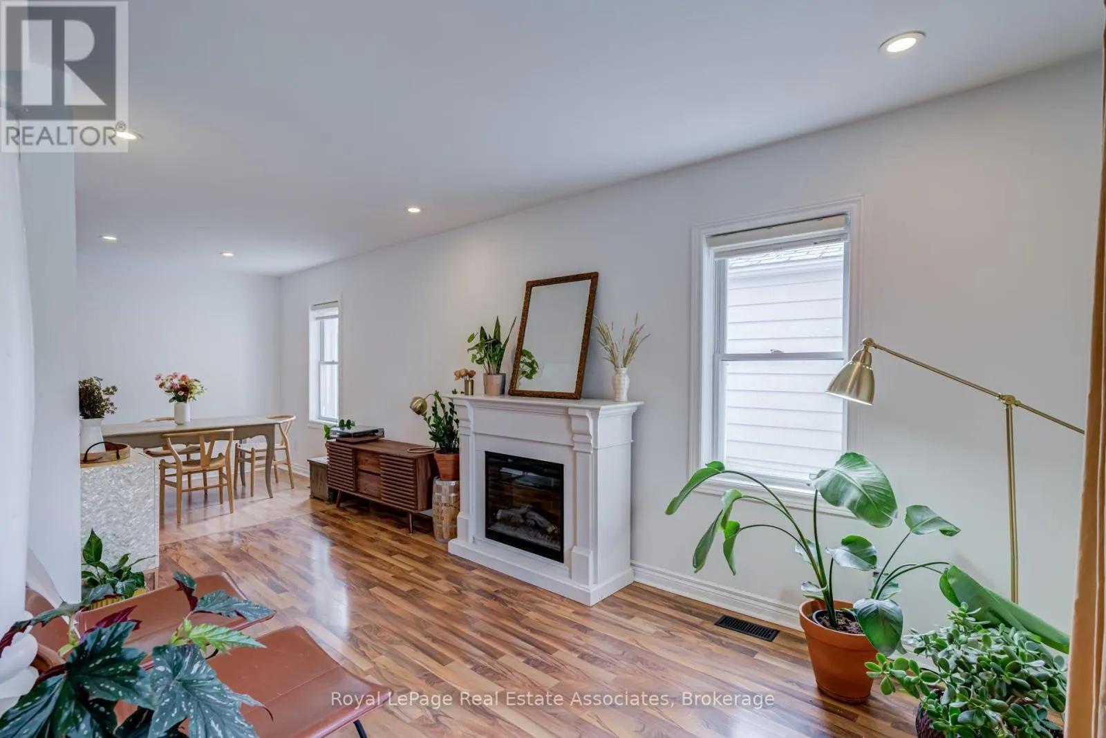 889 THIRD STREET