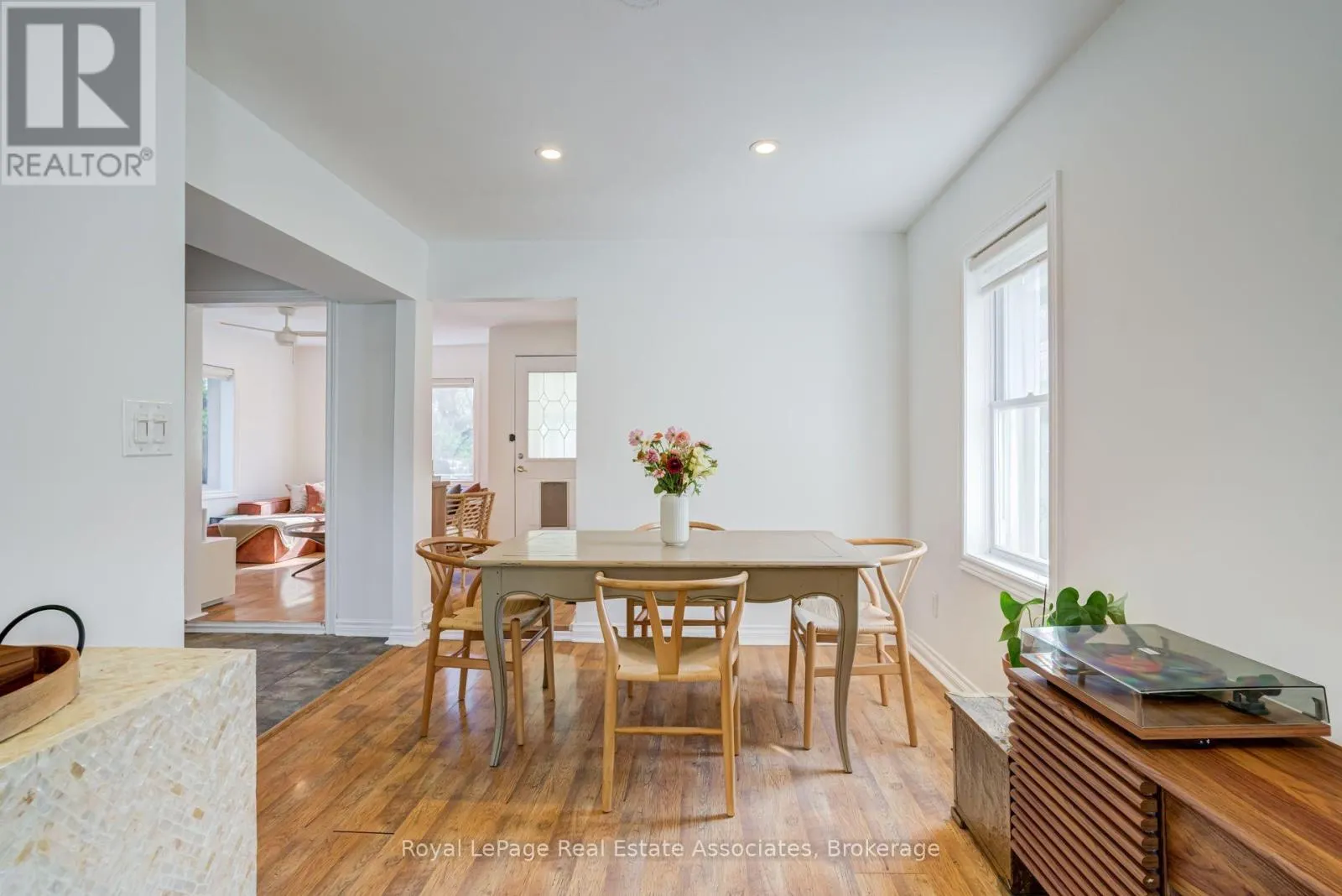 889 THIRD STREET