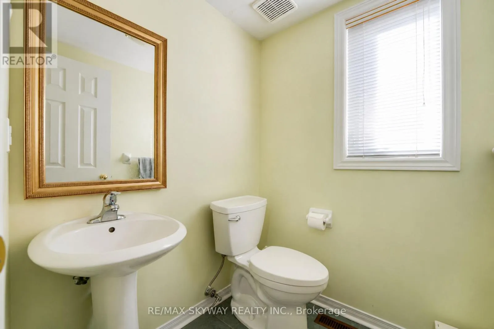 12 BARRIER REEF LANE