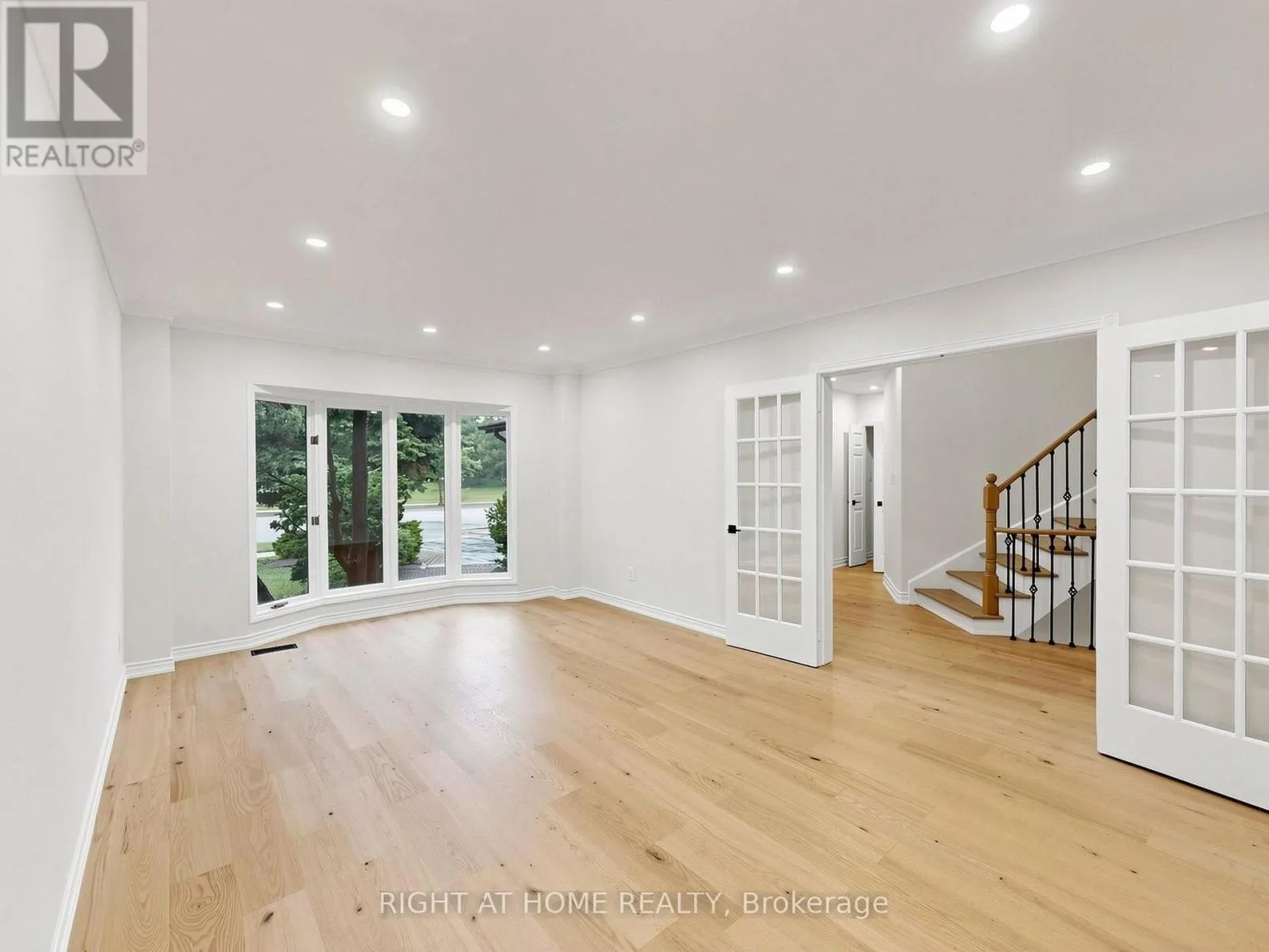 2920 KINGSWAY DRIVE