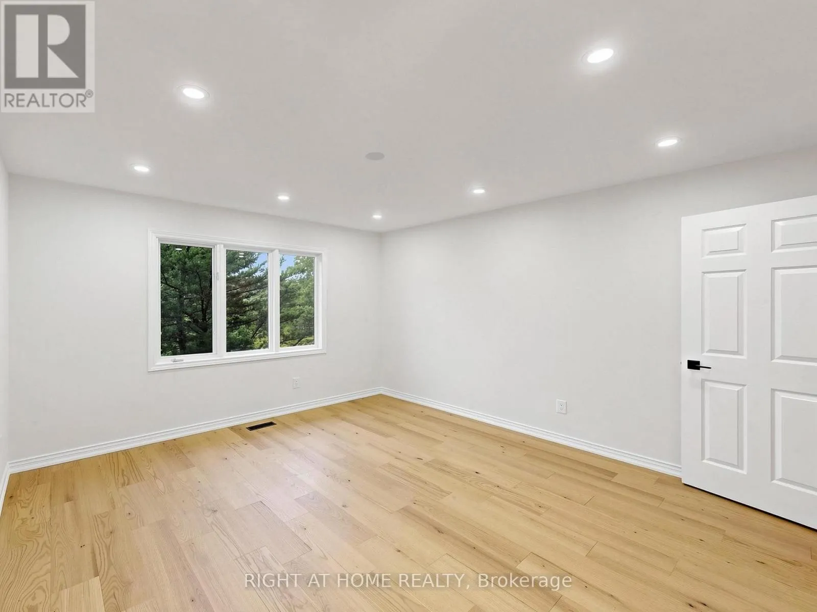 2920 KINGSWAY DRIVE