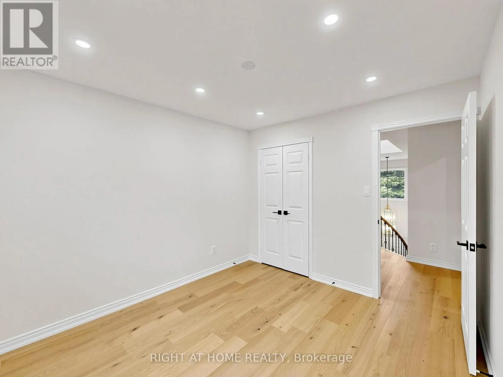 2920 KINGSWAY DRIVE
