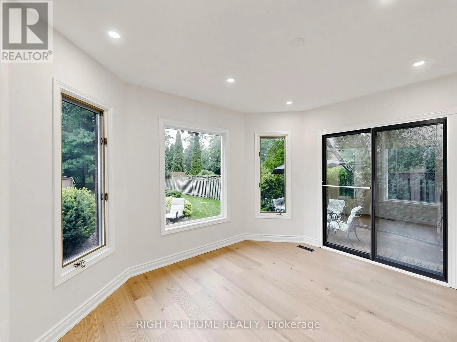 2920 KINGSWAY DRIVE