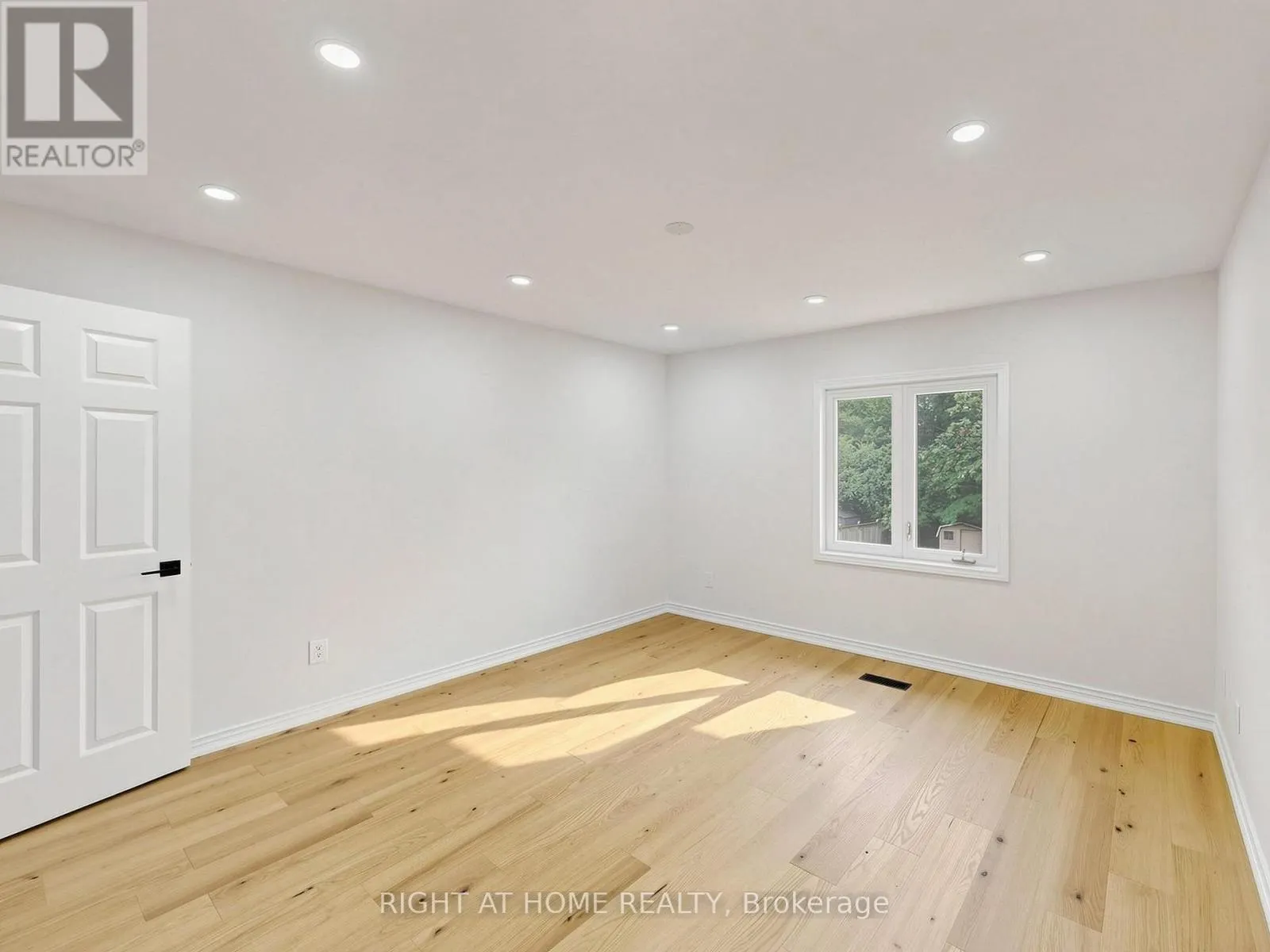 2920 KINGSWAY DRIVE