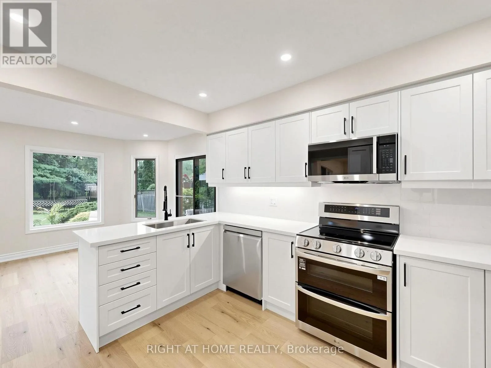 2920 KINGSWAY DRIVE