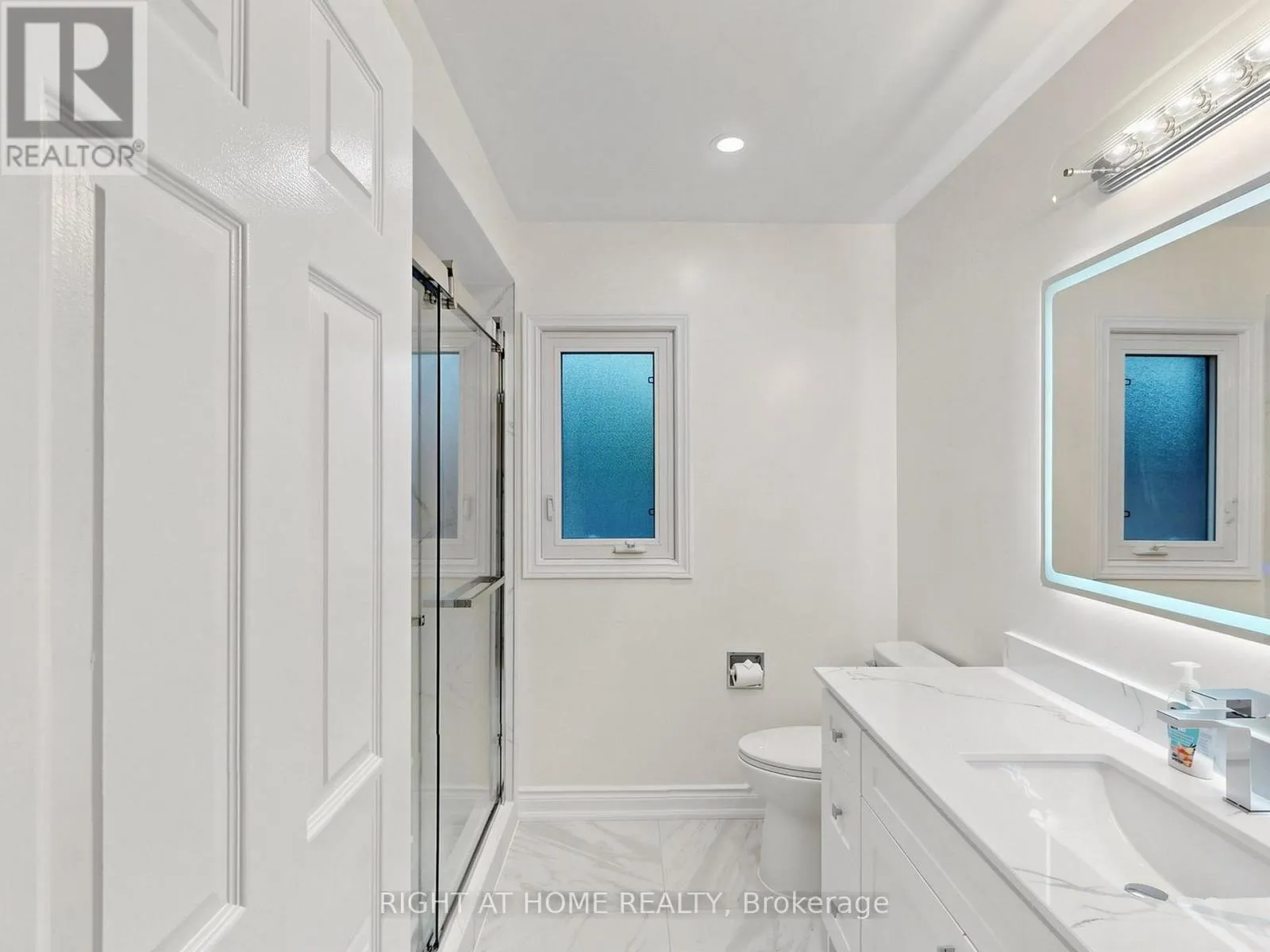 2920 KINGSWAY DRIVE