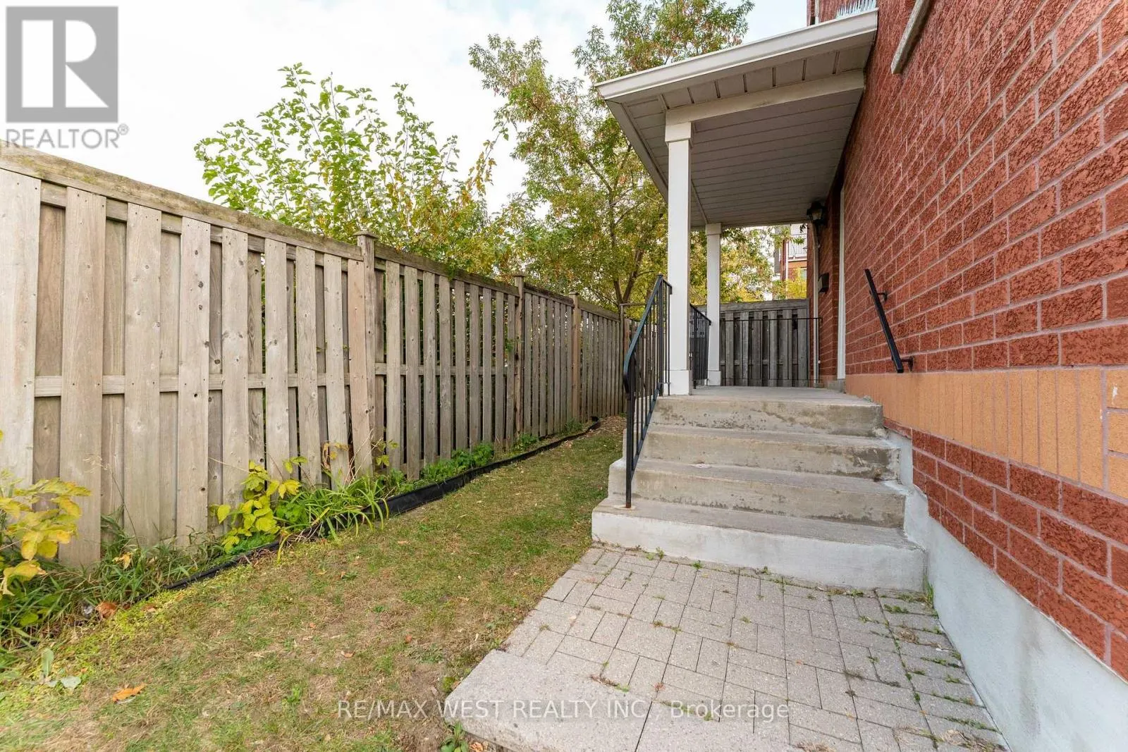 27 - 3073 COOK STREET
