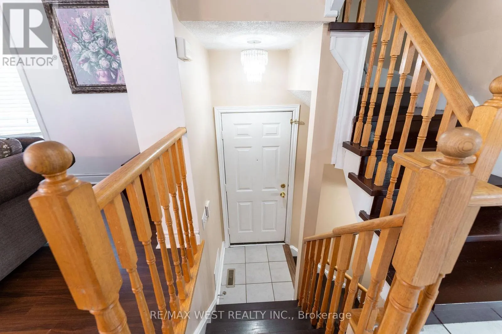 27 - 3073 COOK STREET