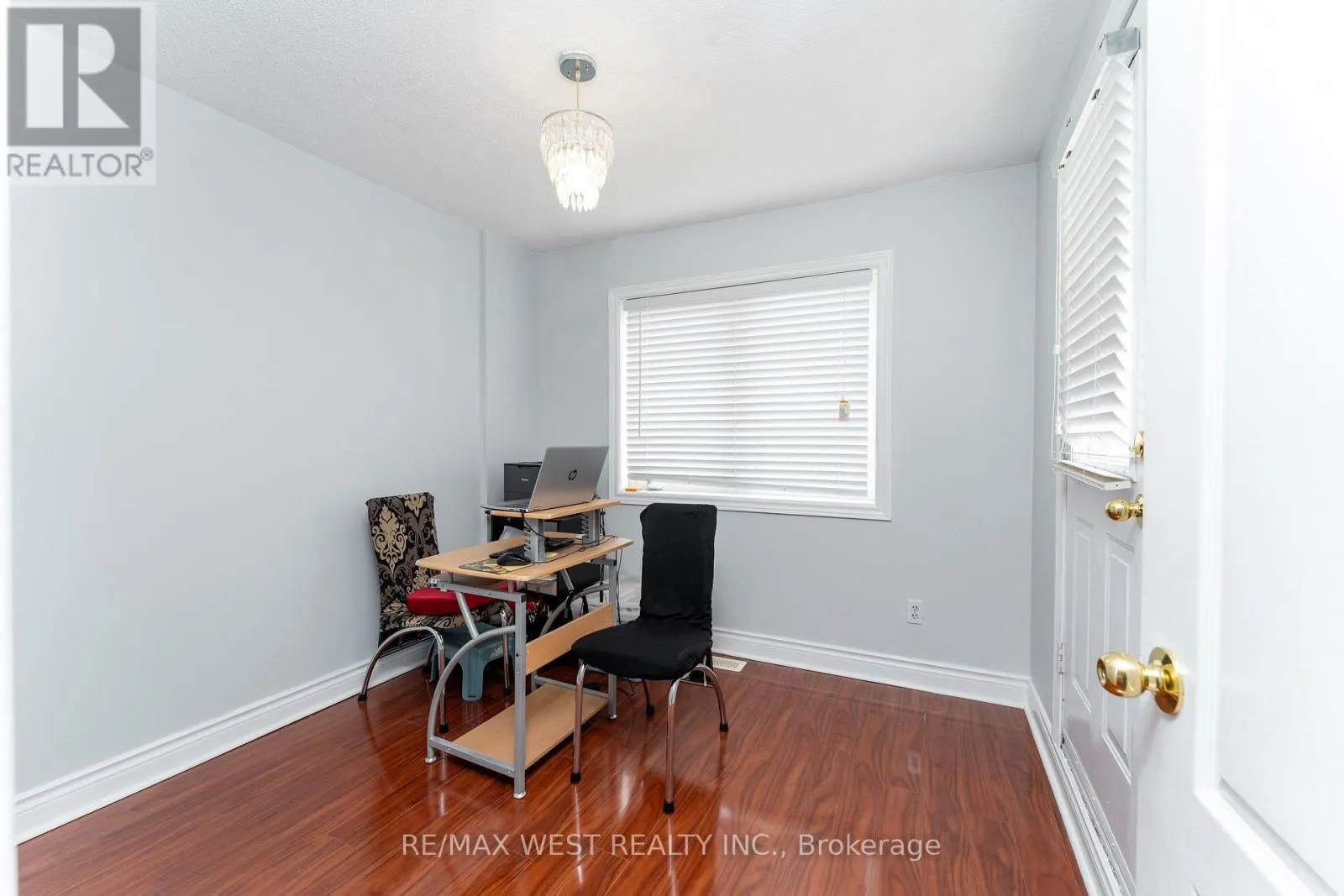 27 - 3073 COOK STREET