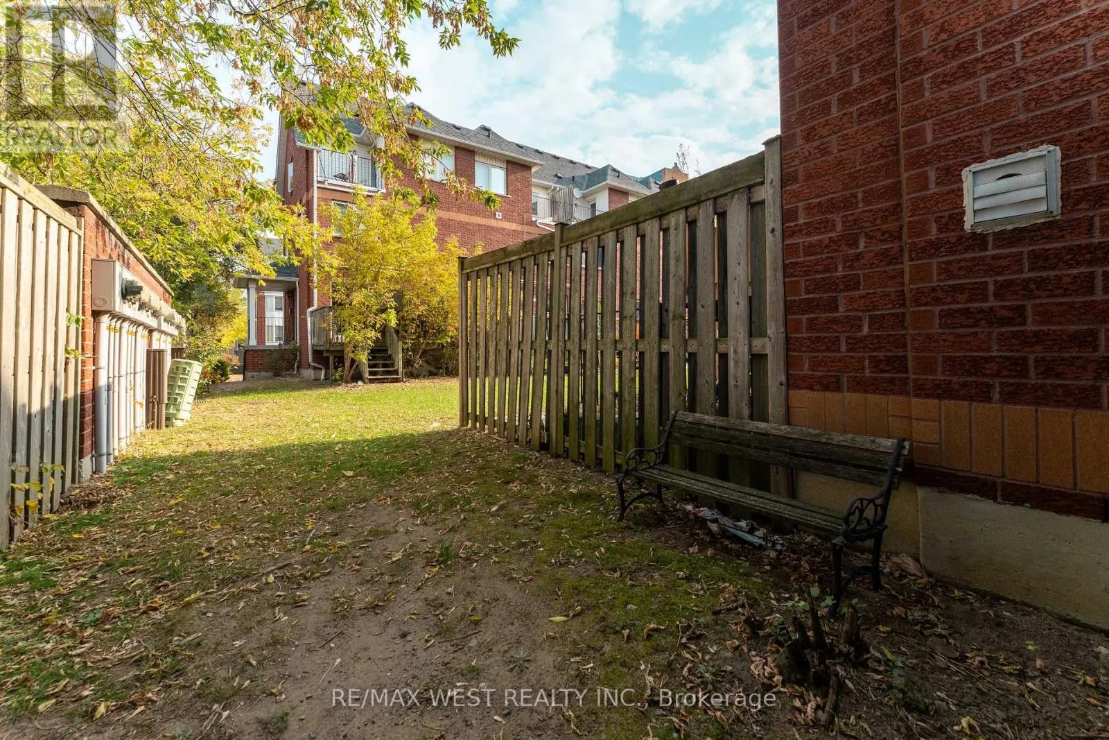 27 - 3073 COOK STREET