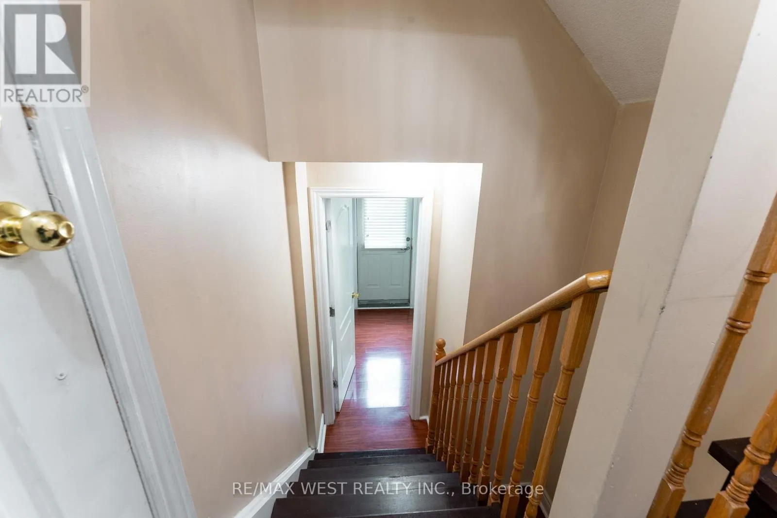 27 - 3073 COOK STREET