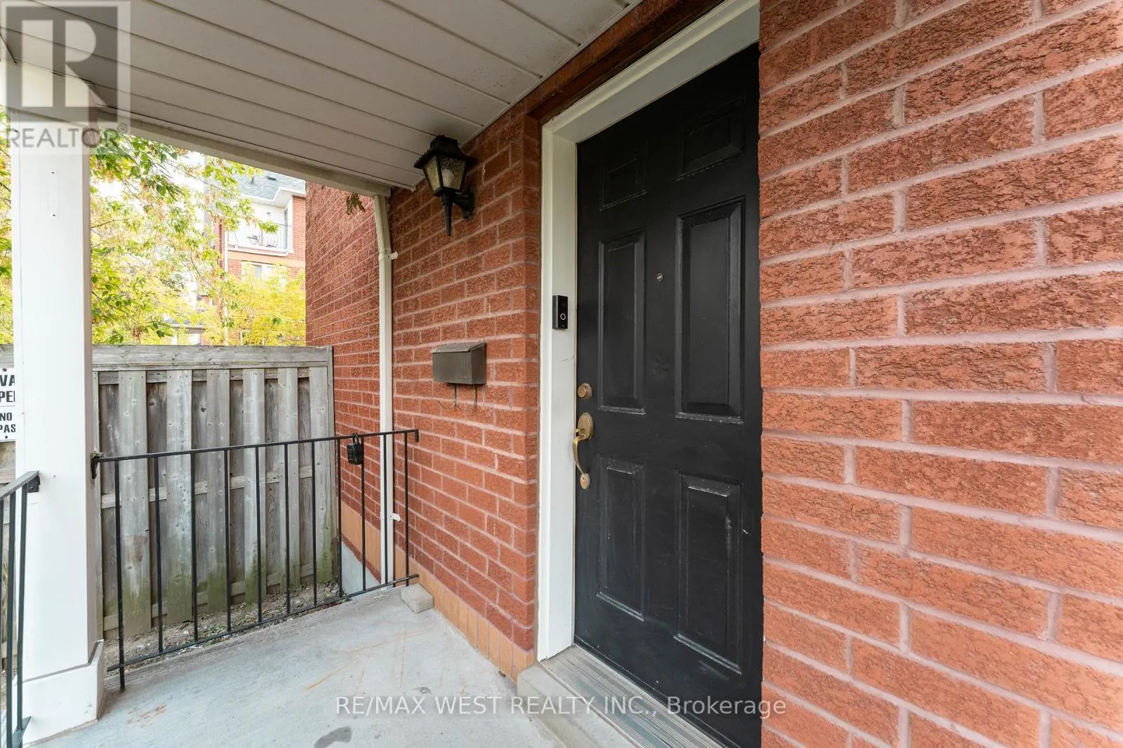 27 - 3073 COOK STREET