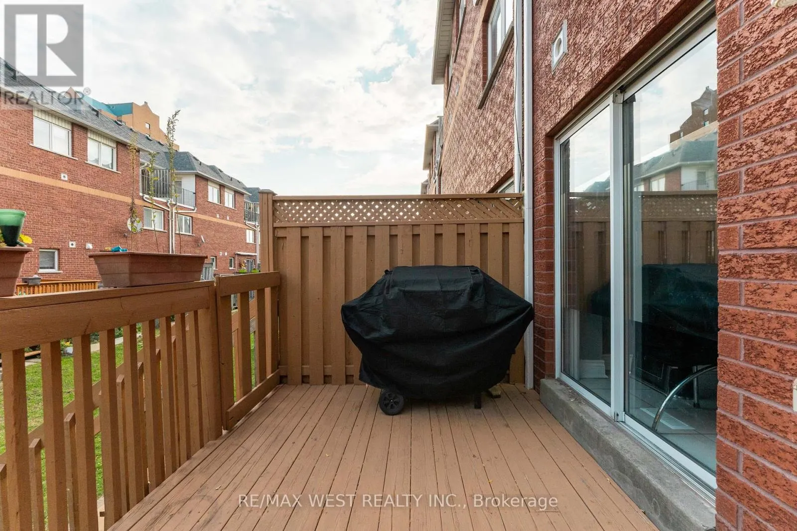 27 - 3073 COOK STREET