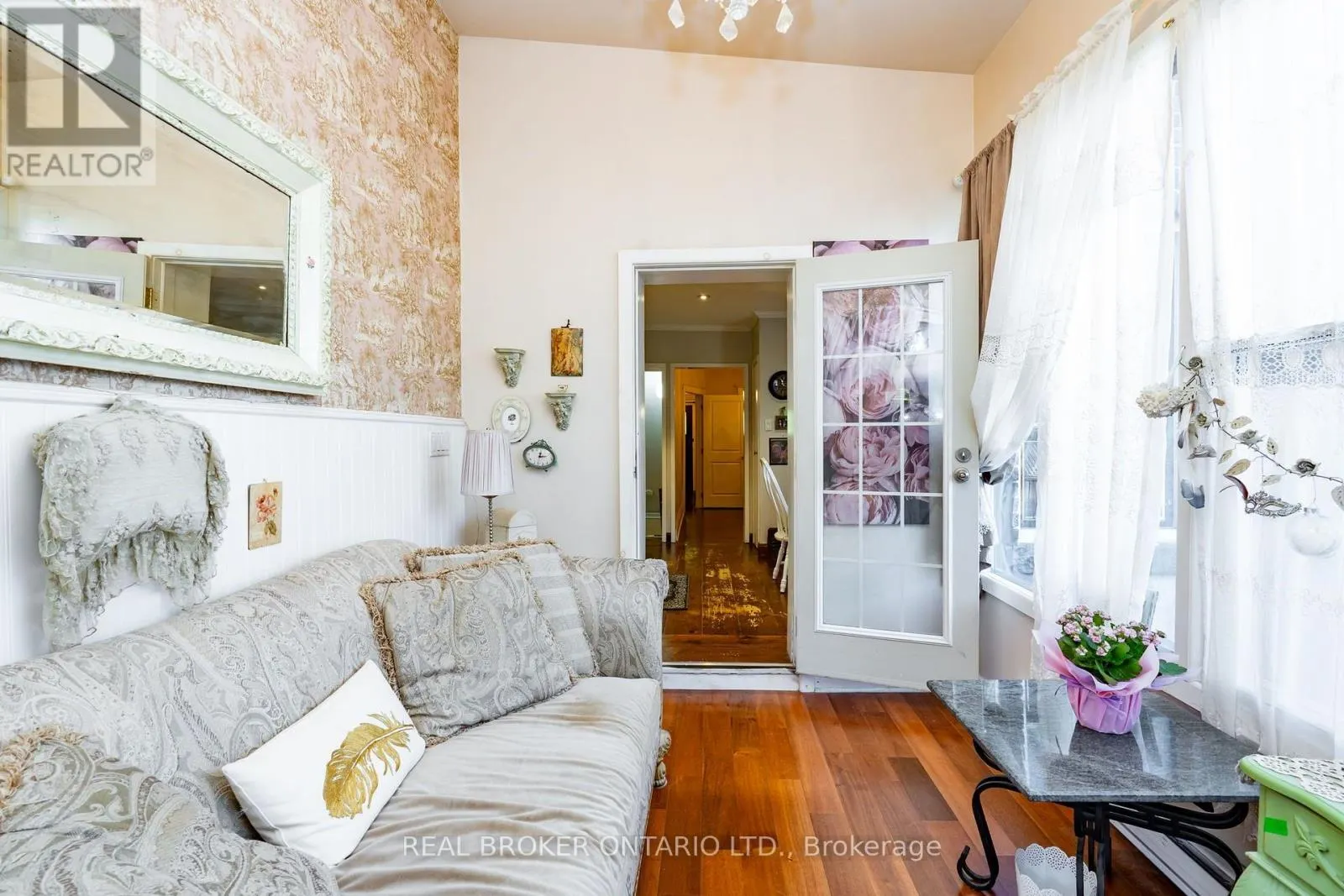 253 BARTLETT AVENUE