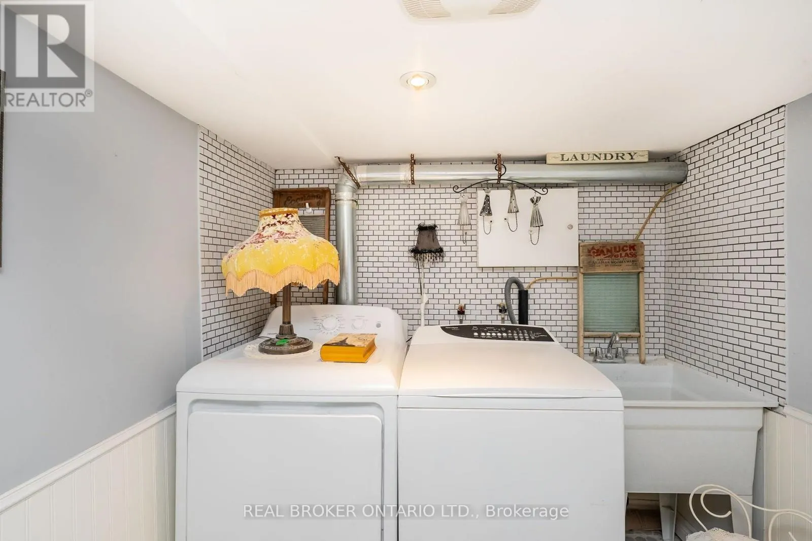 253 BARTLETT AVENUE