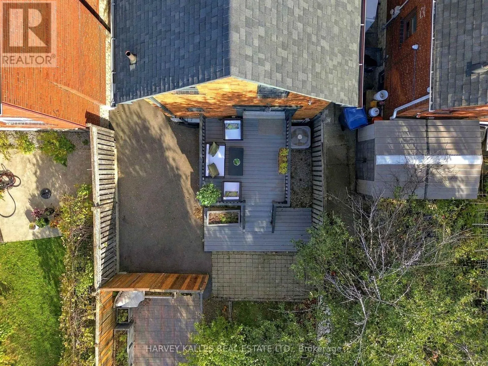 26 MIRANDA AVENUE