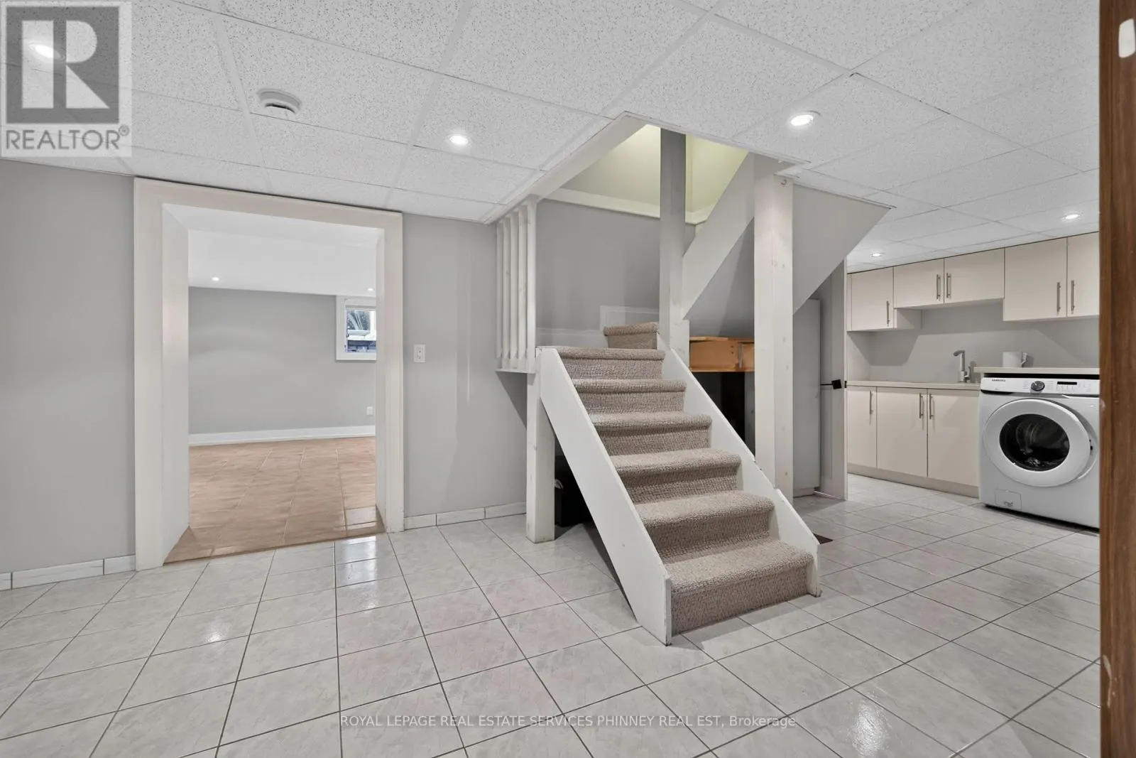 21 CUMBERLAND DRIVE