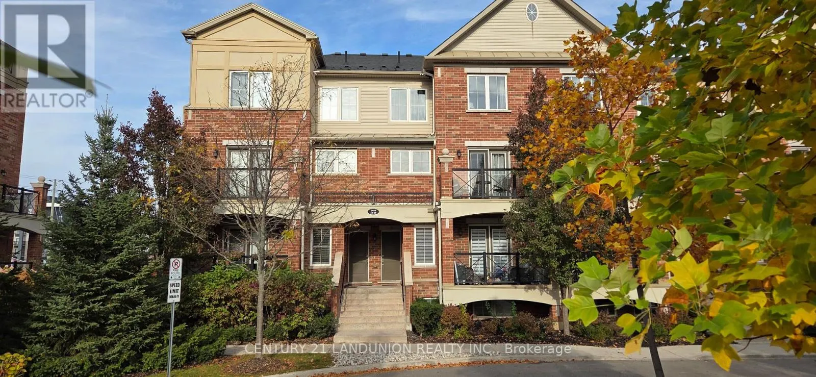 24 - 2484 POST ROAD