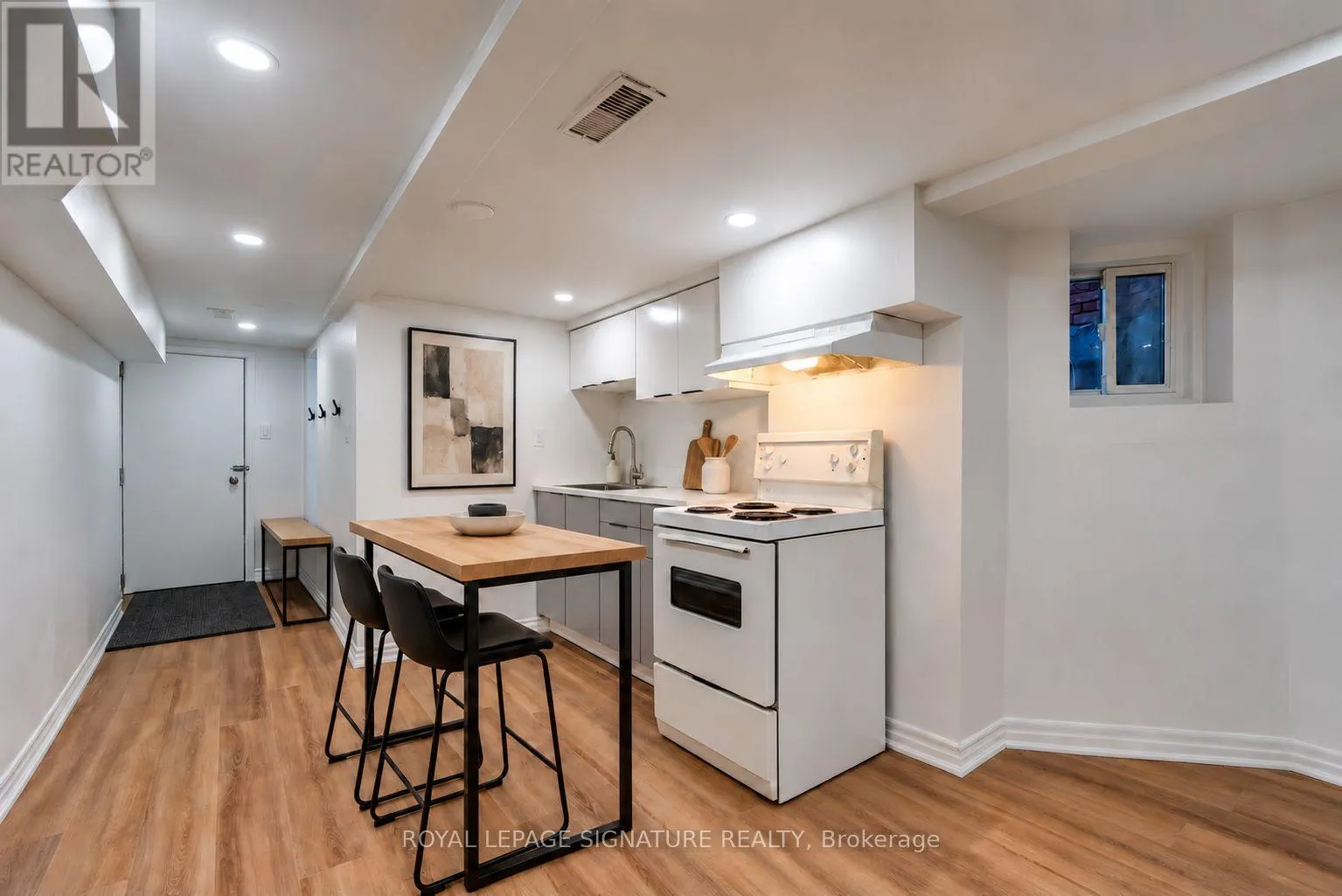 LOWER - 1043 OSSINGTON AVENUE
