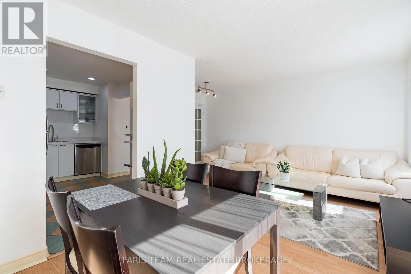 18 - 2075 ASTA DRIVE