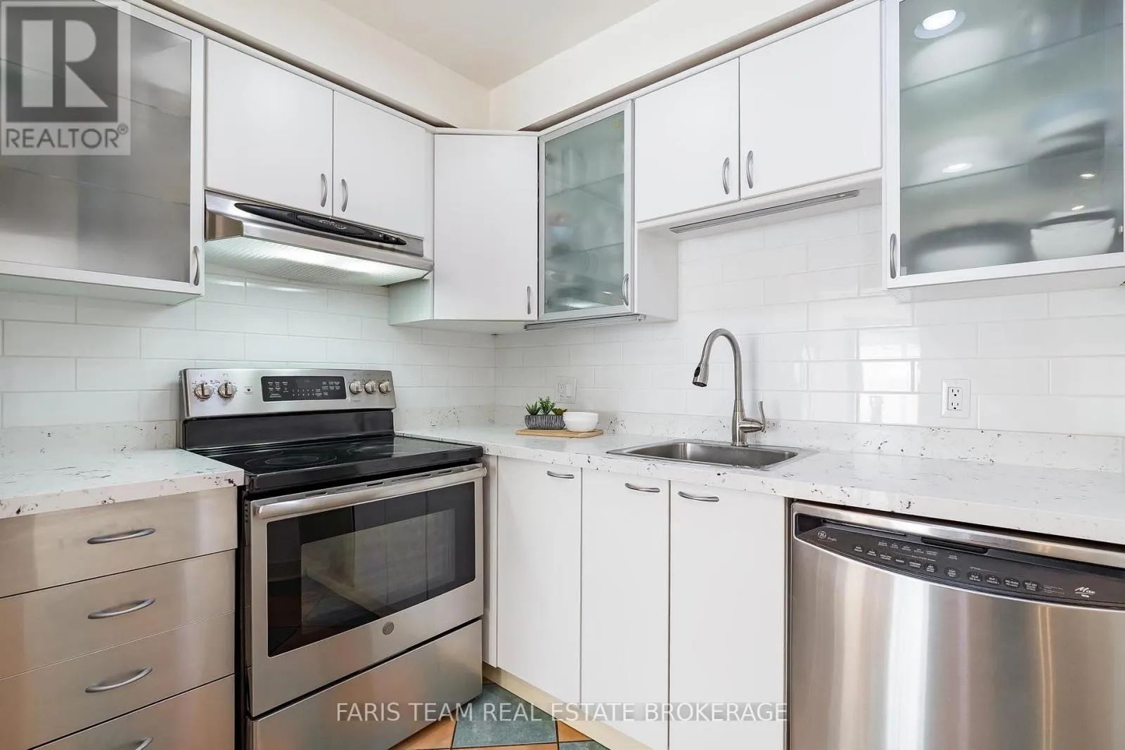 18 - 2075 ASTA DRIVE