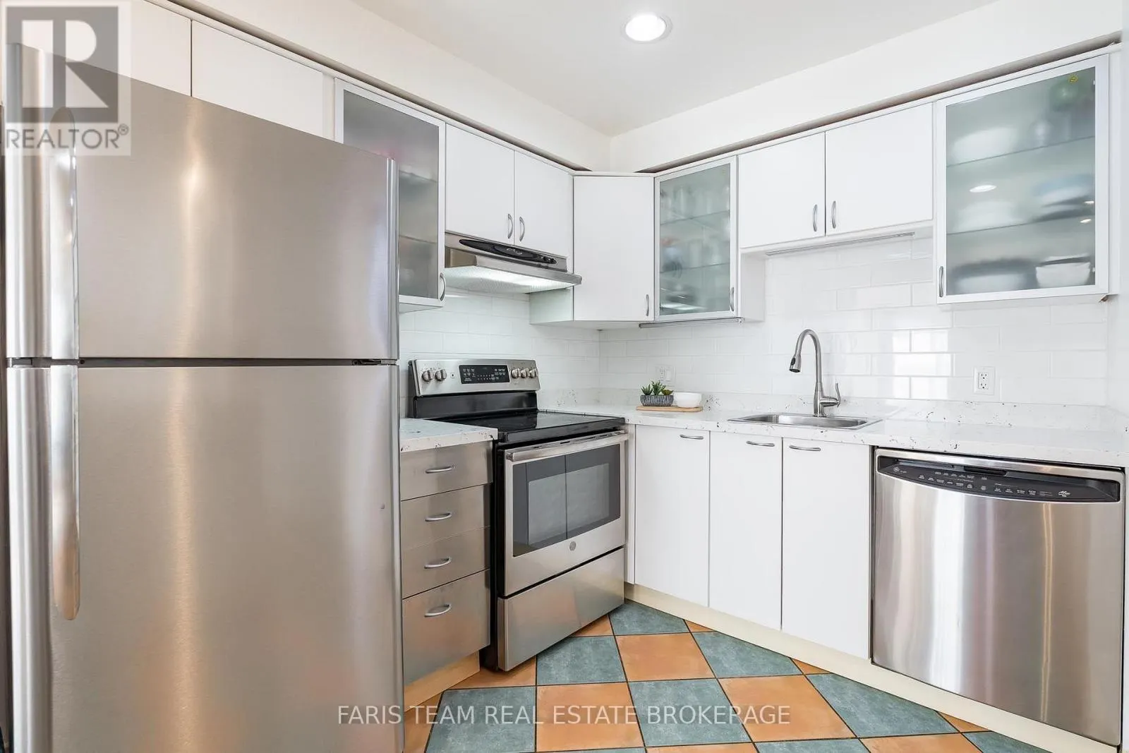18 - 2075 ASTA DRIVE