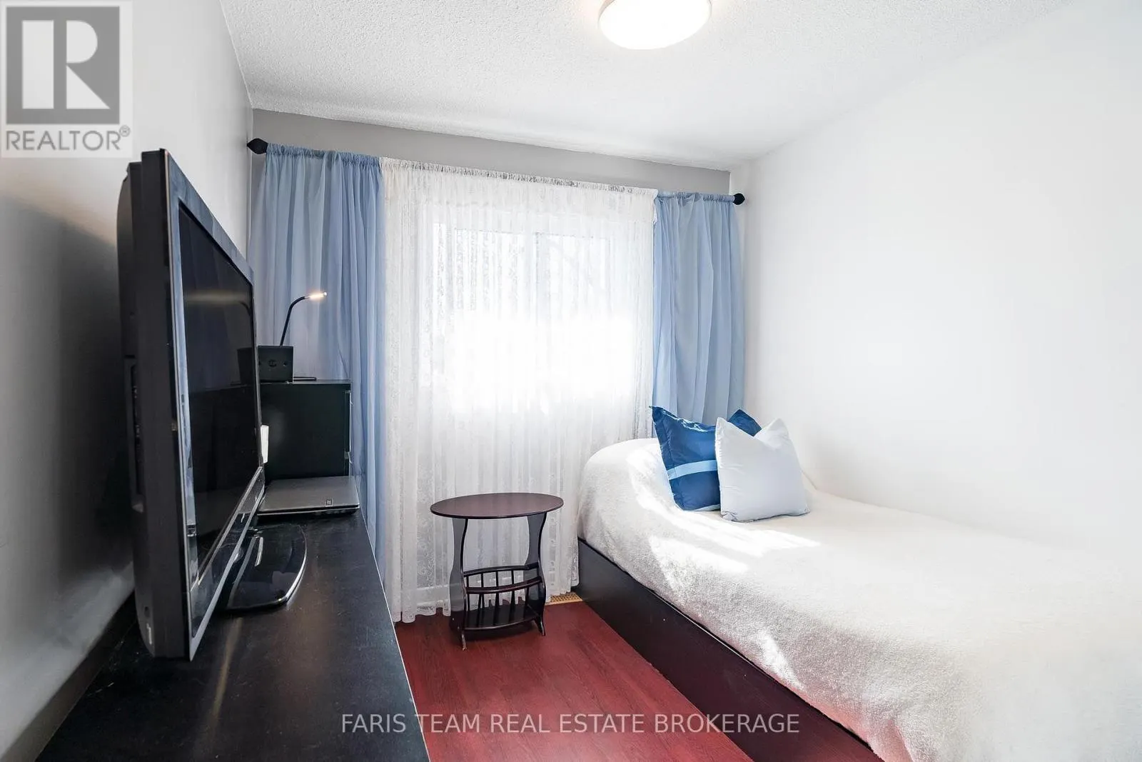 18 - 2075 ASTA DRIVE