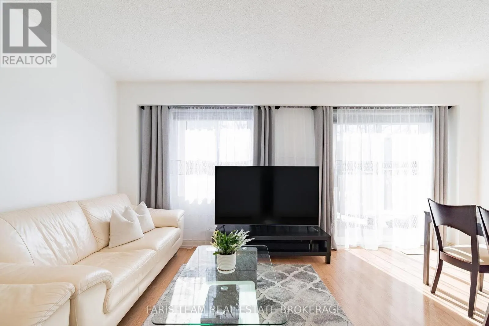 18 - 2075 ASTA DRIVE