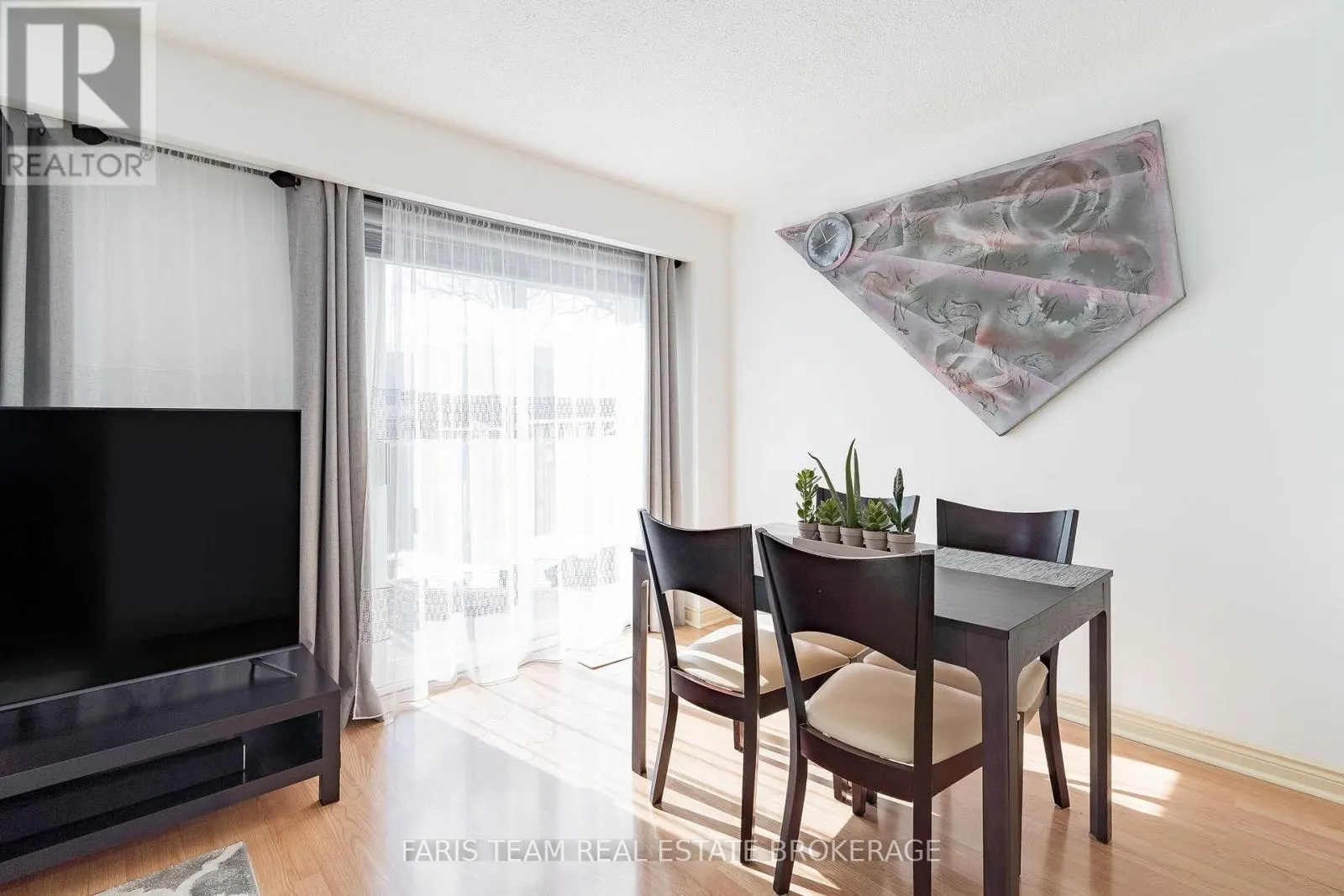 18 - 2075 ASTA DRIVE