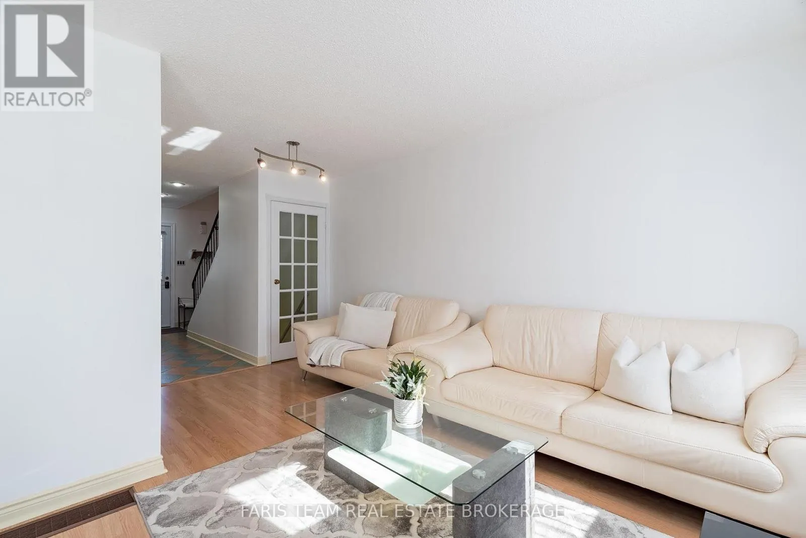 18 - 2075 ASTA DRIVE