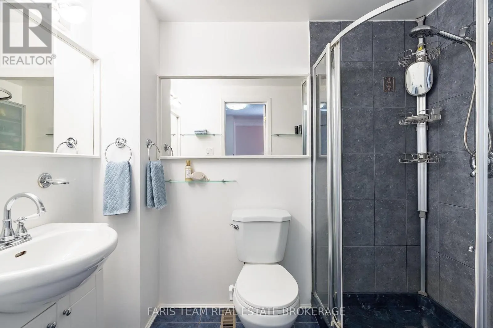 18 - 2075 ASTA DRIVE