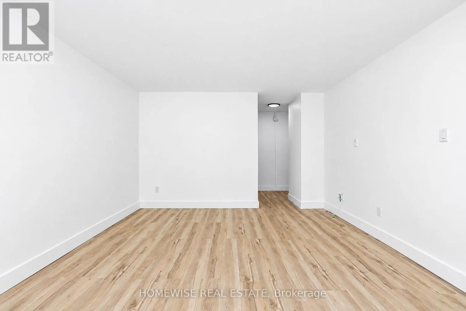 22 - 35 SWORDBILL DRIVE
