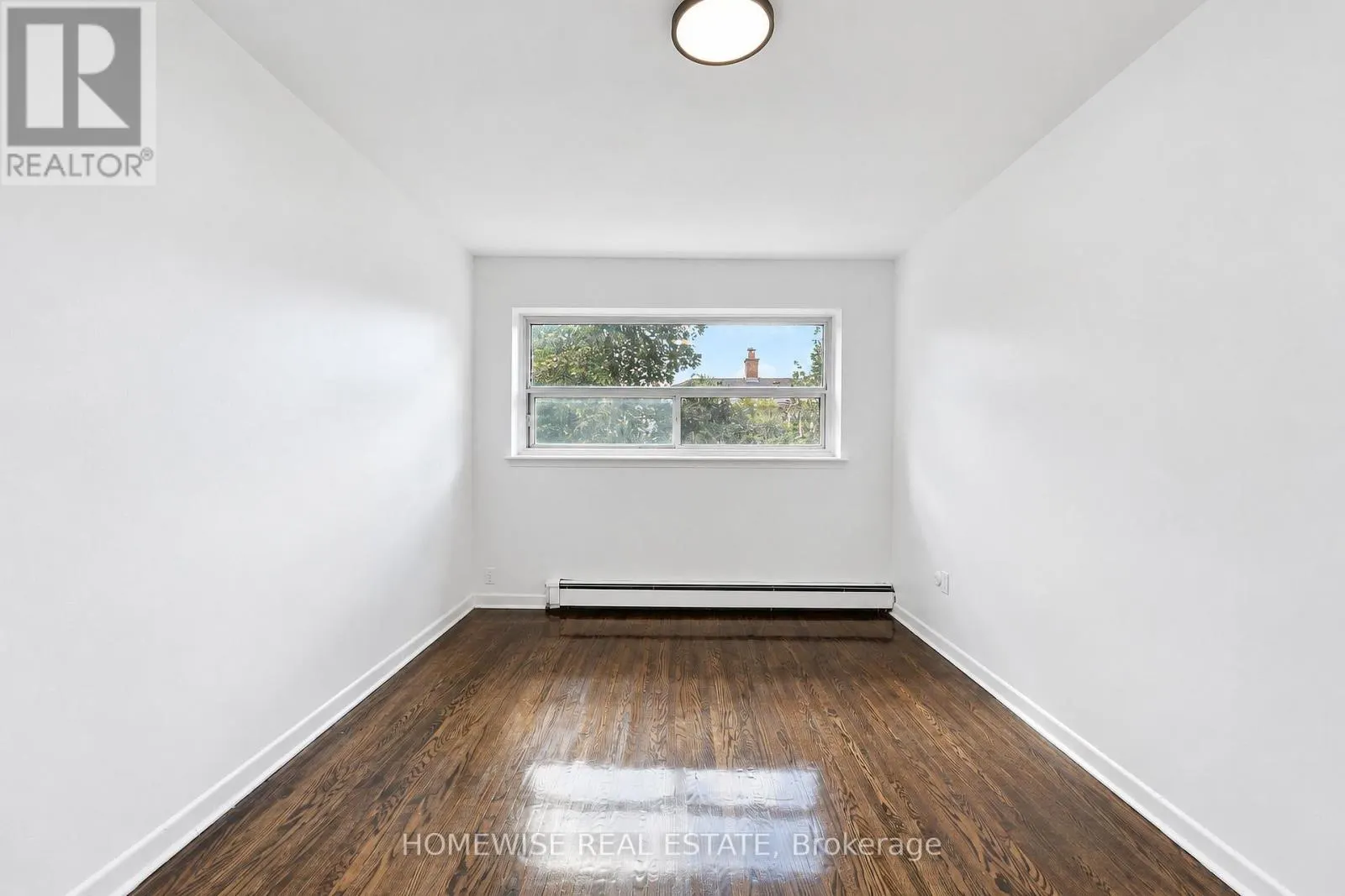 22 - 35 SWORDBILL DRIVE