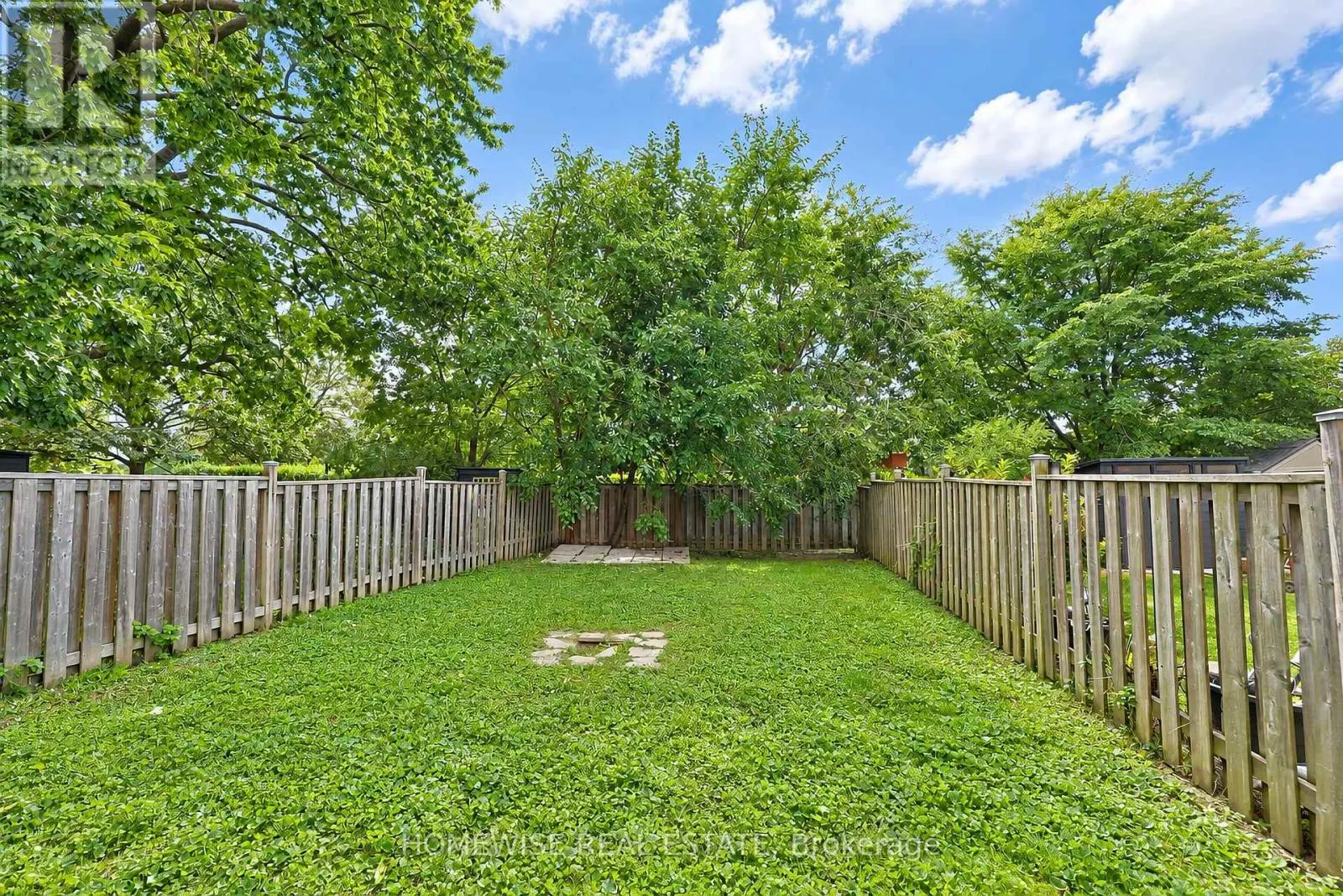 22 - 35 SWORDBILL DRIVE