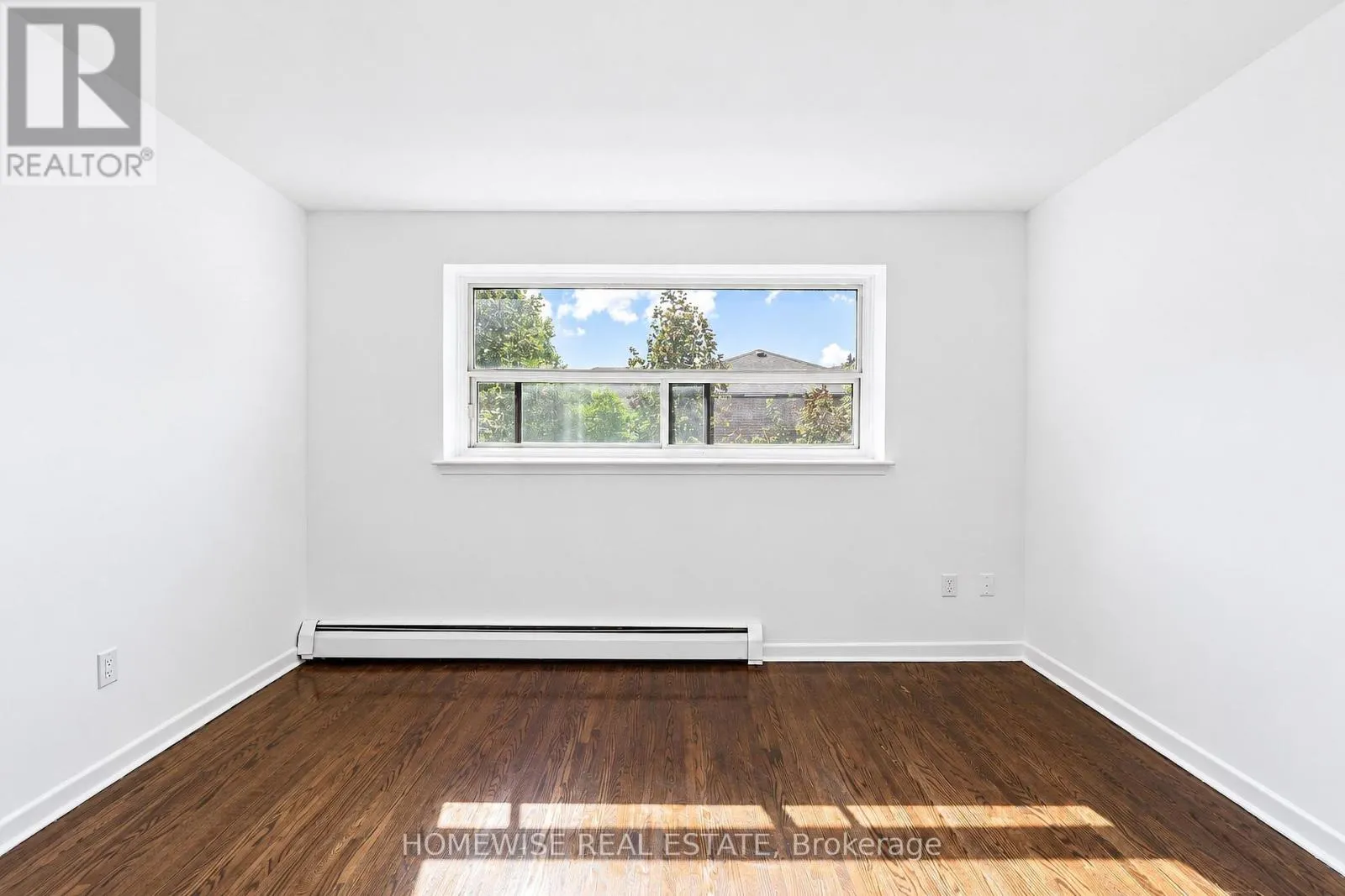 22 - 35 SWORDBILL DRIVE