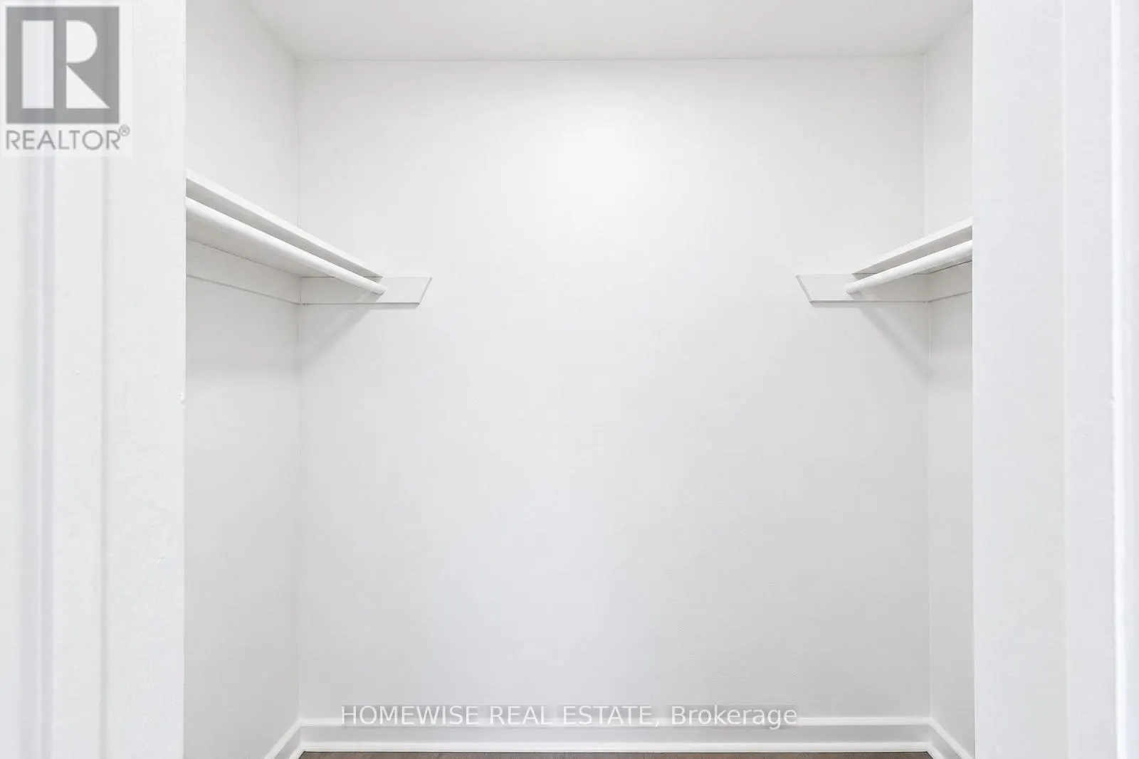 22 - 35 SWORDBILL DRIVE