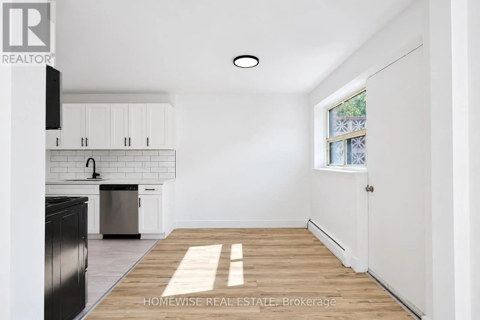 22 - 35 SWORDBILL DRIVE