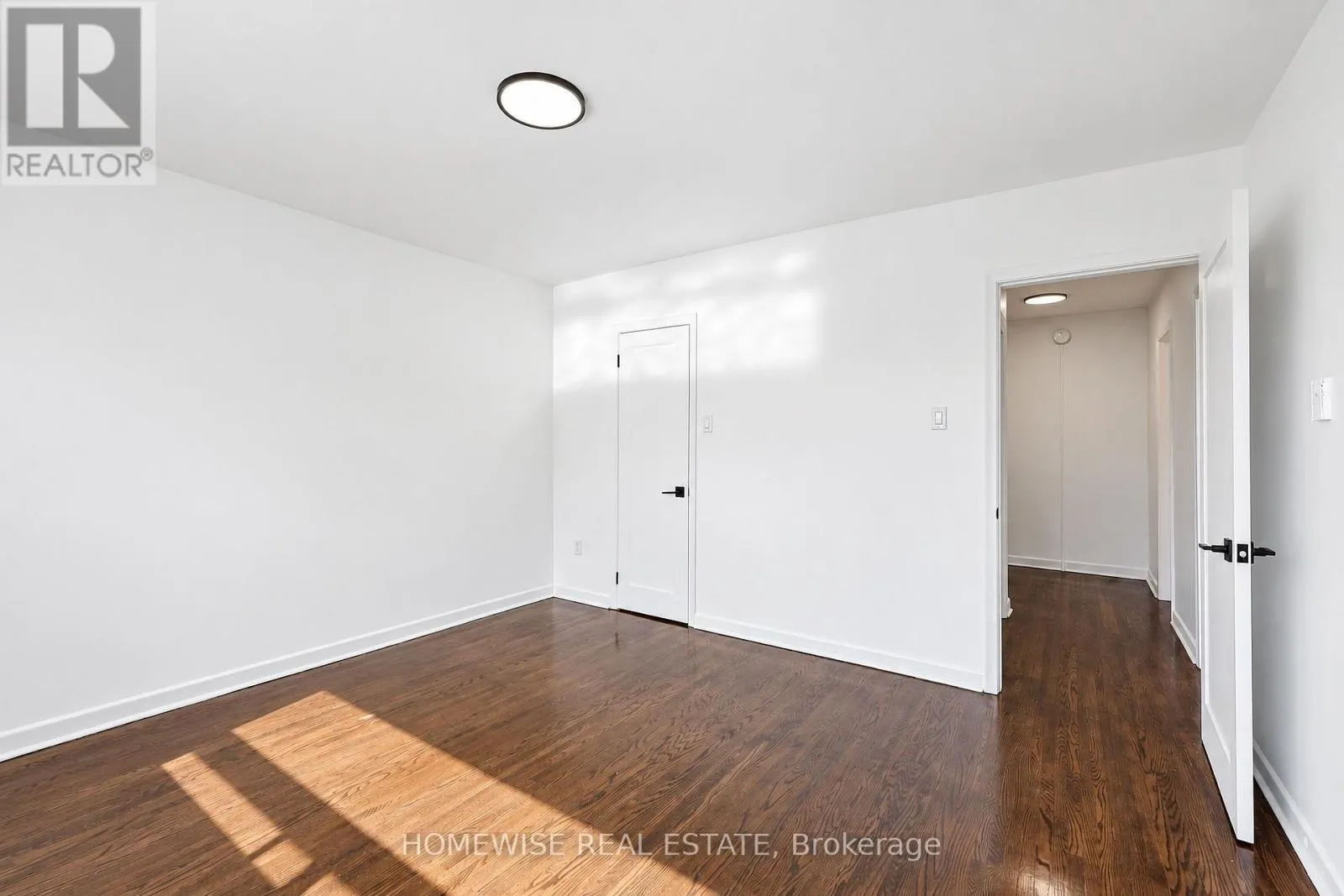 4 - 45 SWORDBILL DRIVE