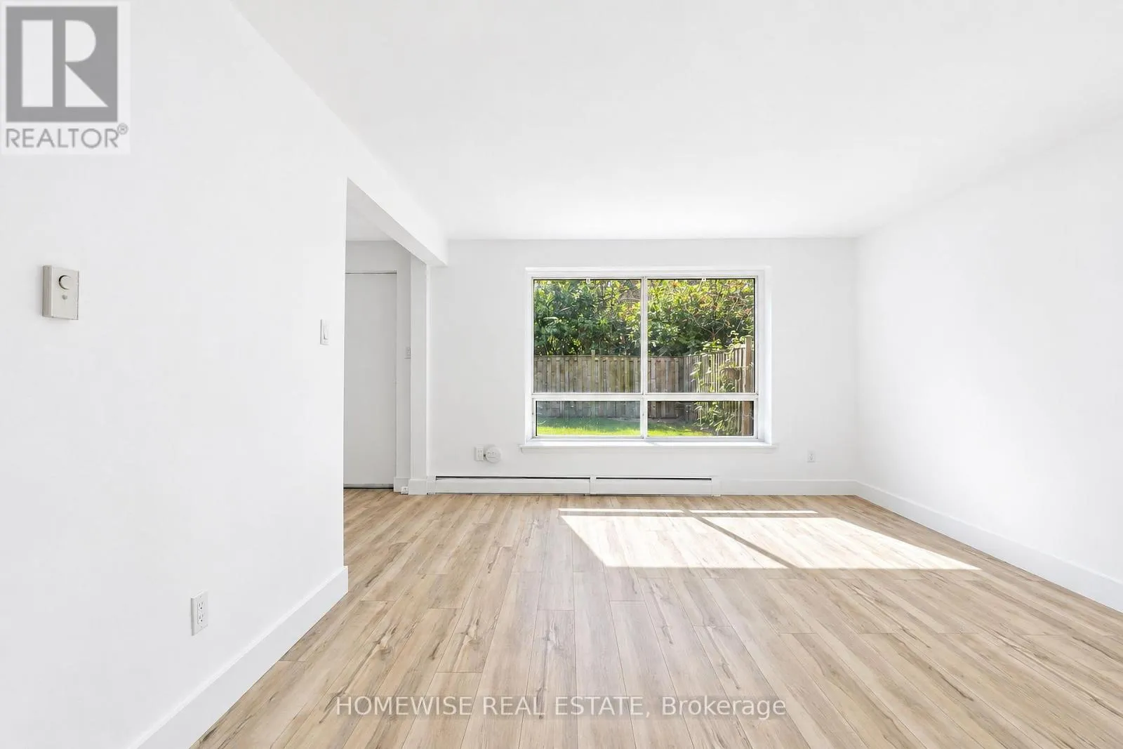 4 - 45 SWORDBILL DRIVE