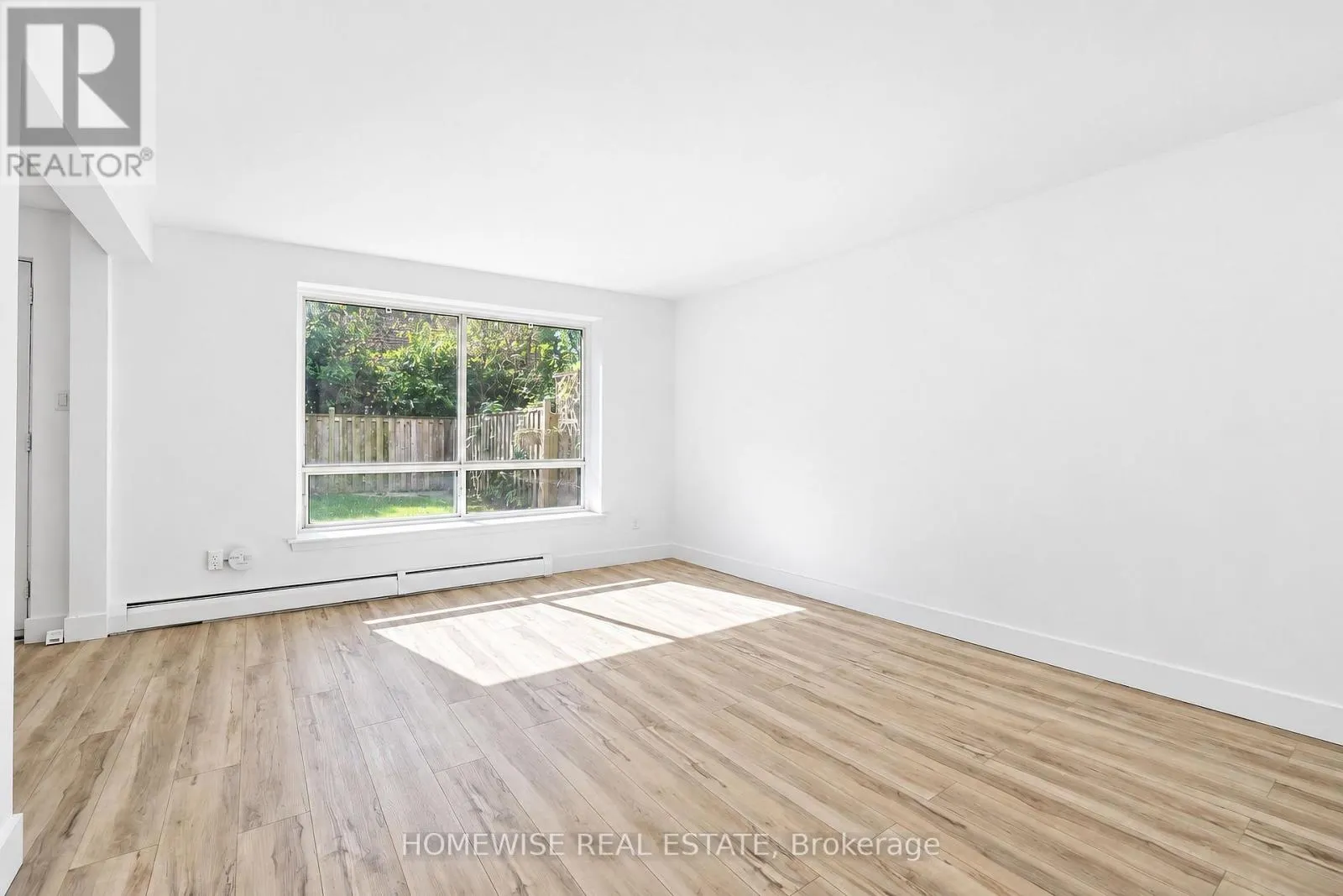 4 - 45 SWORDBILL DRIVE